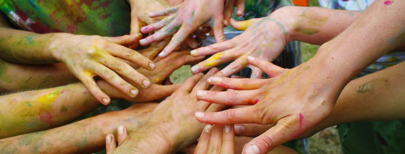 How Colour Powder Events Brighten Up Corporate Social Responsibility (CSR) Efforts